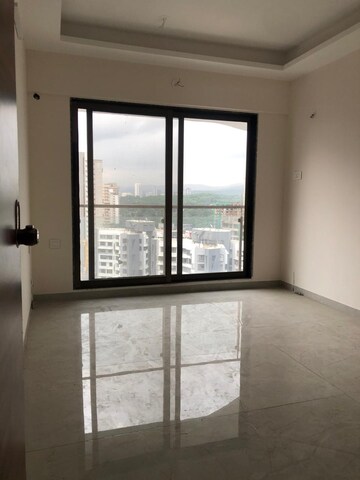 Room in 3 BHK Apartment at Je And Vee Om Trimurti, Malad East – for Rent