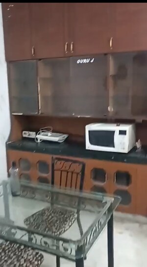 Furnished Amenities in 1.5 BHK Independent House at Sector 52 – for Rent