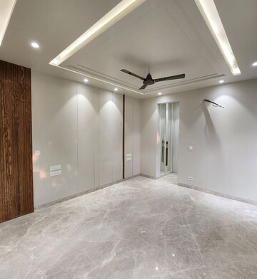 Room in 4 BHK Builder Floor at Sector 88 – for Sale
