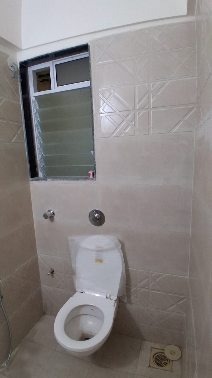 Bathroom, dgs-sheetal-tapovan 1 Bedroom 419 Sq.Ft. Apartment In Malad East Mumbai 9261328