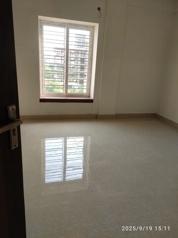 Room in 1 BHK Apartment at Dhoot New Town Extension, New Town – for Rent