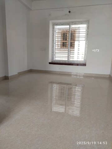 Room in 1 BHK Apartment at Dhoot New Town Extension, New Town – for Rent