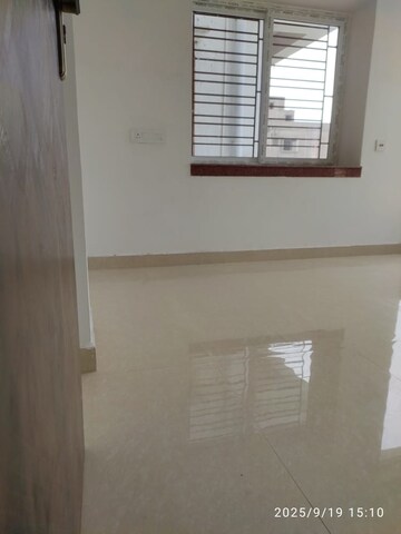 Room in 1 BHK Apartment at Dhoot New Town Extension, New Town – for Rent