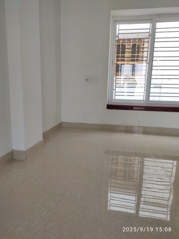 Room in 1 BHK Apartment at Dhoot New Town Extension, New Town – for Rent