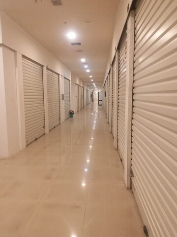 Office Space For Rent in Express Zone, Malad East