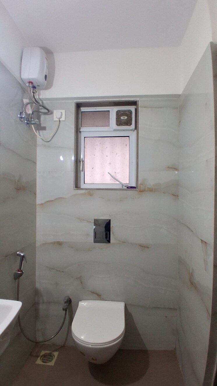 Room, rishabraj-sujai 1 Bedroom 440 Sq.Ft. Apartment In Malad East Mumbai 9261333