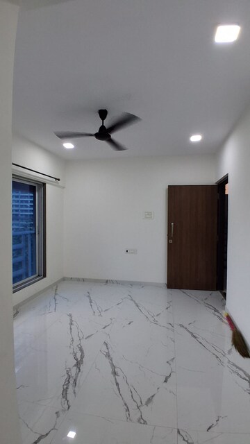 Room in 1 BHK Apartment at Rishabraj Sujai, Malad East – for Rent