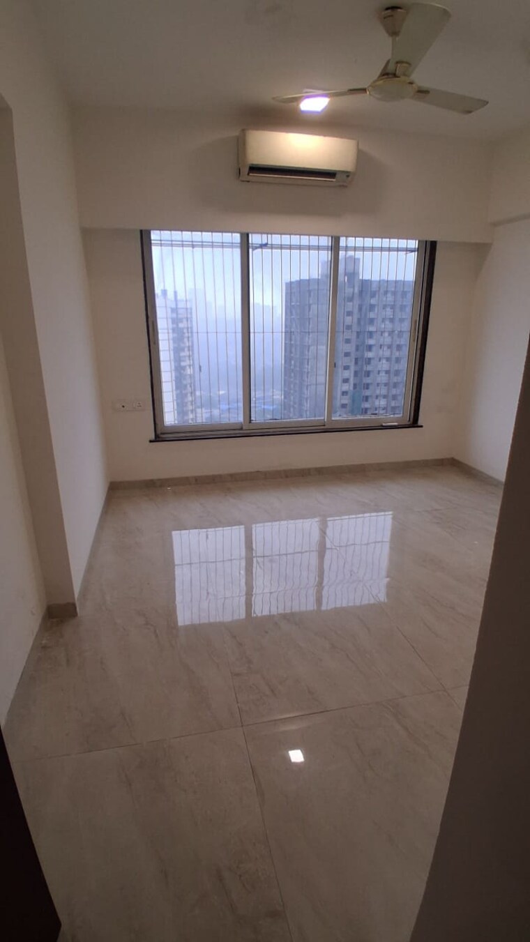 Room, malad east 2 Bedroom 600 Sq.Ft. Apartment In Malad East Mumbai 9261355