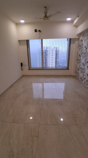 2 BHK Apartment For Rent in Malad East