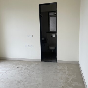 Room in 1 BHK Apartment at Runwal Forests, Datar Colony – for Rent