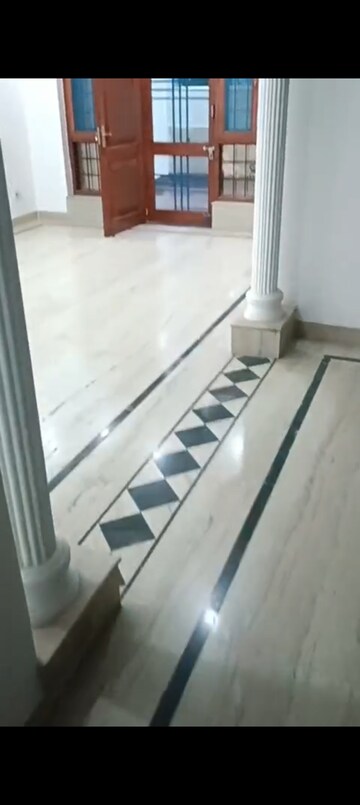 Staircase in 3 BHK Independent House at Sector 52 – for Rent