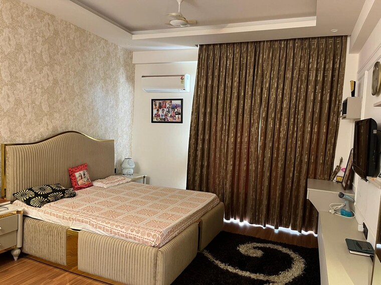 Bedroom, ansal-api-esencia-wood-winds 4 Bedroom 452 Sq.Yd. Builder Floor In Sector 67 Gurgaon 9261374