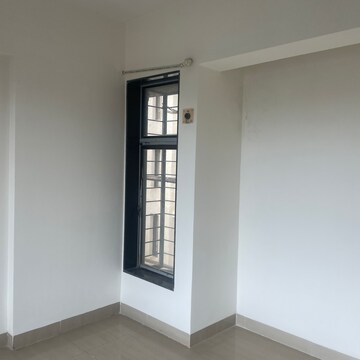 Room in 1 BHK Apartment at RNA NG Royal Park CHS, Karve Nagar – for Rent