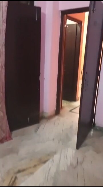 Room in 1 BHK Builder Floor at Vaishali Sector 6 – for Rent