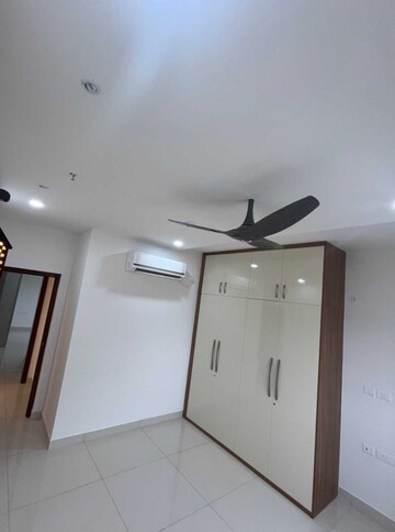 Room in 3 BHK Apartment at Prestige Tranquil, Kokapet – for Rent