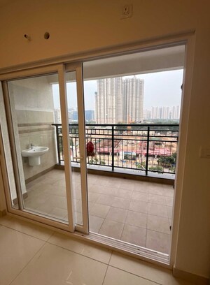 Room in 3 BHK Apartment at Prestige Tranquil, Kokapet – for Rent