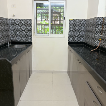 Balcony in 1 BHK Apartment at Lodha Amara Wing 40 And 41, Sandoz Baug – for Sale