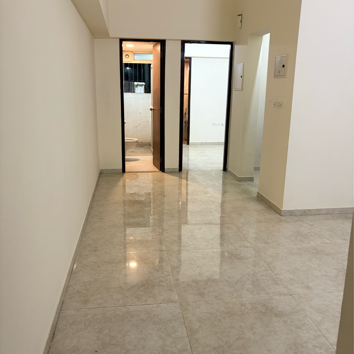 1 BHK + Extra Room Apartment For Sale in Lodha Amara Wing 40 And 41