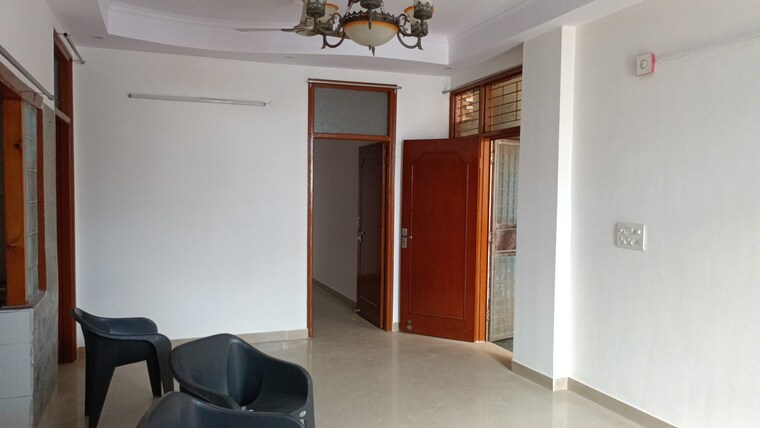 Room, vaishali sector 2 2 Bedroom 800 Sq.Ft. Builder Floor In Vaishali Sector 2 Ghaziabad 9261407