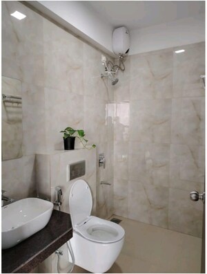 2 BHK Apartment For Rent in Raymond Ten X Habitat, Pokhran Road No Two