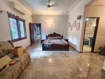 Master Bedroom in 3 BHK Builder Floor at Kalkaji – for Rent