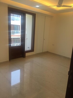 Master Bedroom in 3 BHK Builder Floor at Chittaranjan Park – for Rent