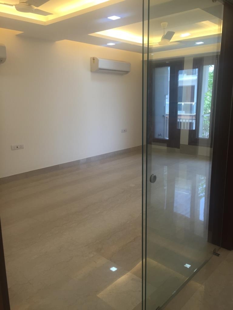 3 BHK + Pooja Room Builder Floor For Rent in Chittaranjan Park New Del