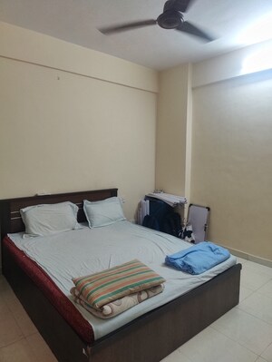 Bedroom in 3 BHK Apartment at Katra Devi CHS, Parel – for Rent