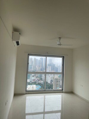 Room in 2 BHK Apartment at Piramal Mahalaxmi, Mahalaxmi – for Rent