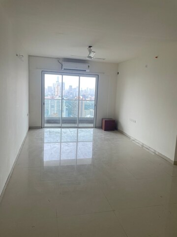 Room in 2 BHK Apartment at Piramal Mahalaxmi, Mahalaxmi – for Rent