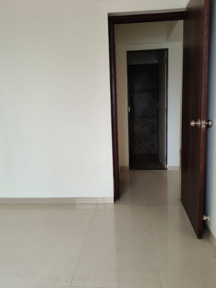 Room, lower parel west 1 Bedroom 425 Sq.Ft. Apartment In Lower Parel West Mumbai 9261437