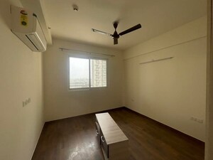 Room in 3 BHK Apartment at Conscient Heritage Max, Sector 102 – for Rent