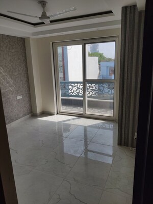 Room in 2 BHK Apartment at Hero Homes Gurgaon, Sector 104 – for Rent