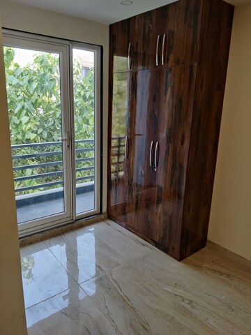Room in 2 BHK Apartment at Hero Homes Gurgaon, Sector 104 – for Rent