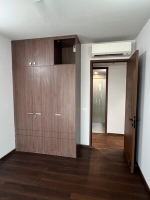 Room in 3 BHK Apartment at Conscient Heritage Max, Sector 102 – for Rent