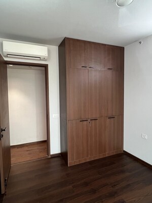 Room in 3 BHK Apartment at Conscient Heritage Max, Sector 102 – for Rent