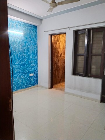 Room in 2 BHK Builder Floor at Suncity Township Gurgaon, Sector 54 – for Rent