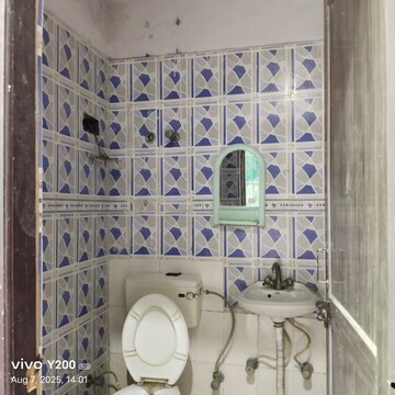 Bathroom in 2 BHK Builder Floor at Sector 57 – for Rent