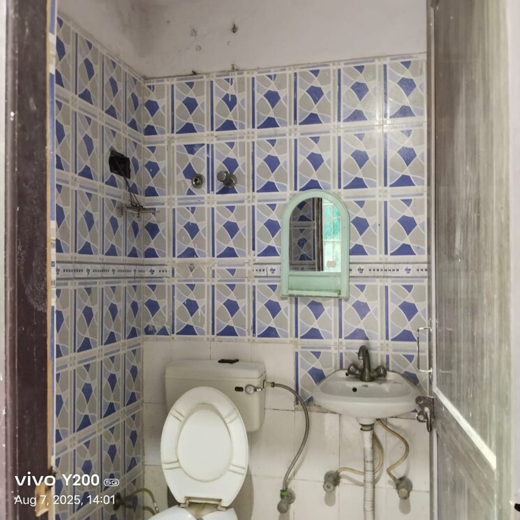 Bathroom, sector 57 2 Bedroom 1100 Sq.Ft. Builder Floor In Sector 57 Gurgaon 9261449