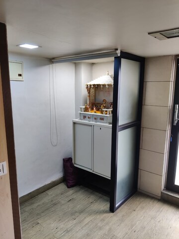 Room in  Office Space in IT/SEZ at Sunshine Plaza, Dadar East – for Rent