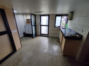 Room in  Office Space in IT/SEZ at Sunshine Plaza, Dadar East – for Rent