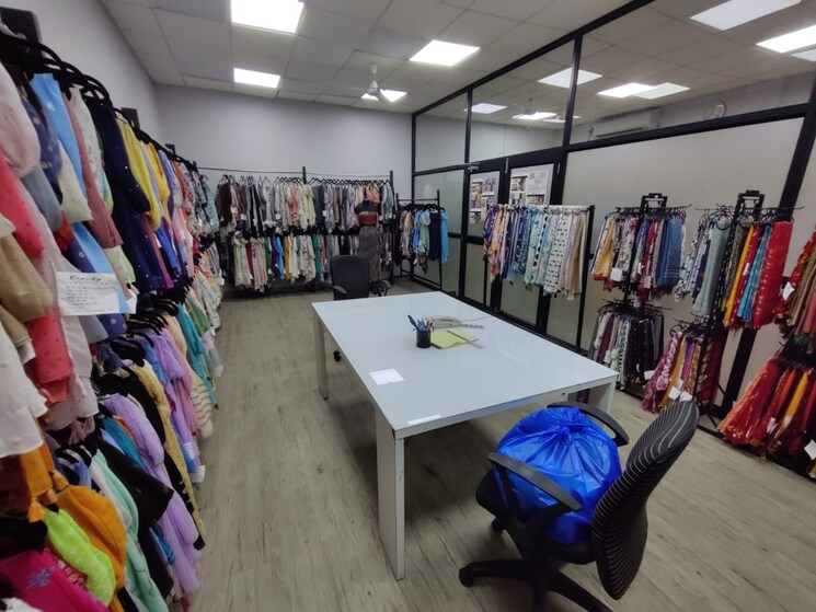Bedroom, sunshine-plaza Commercial Office Space in IT/SEZ 1000 Sq.Ft. In Dadar East Mumbai 9261456