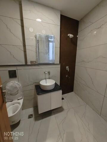 Bathroom in 1 BHK Builder Floor at Sector 52 – for Rent