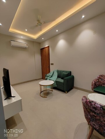Living Room in 1 BHK Builder Floor at Sector 52 – for Rent
