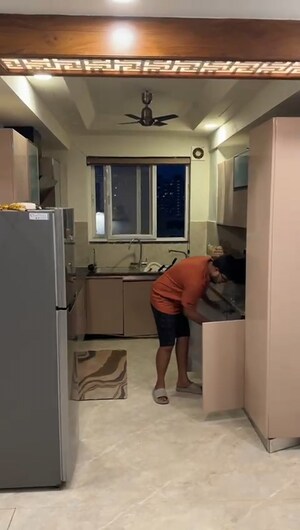 Team Area in 3 BHK Builder Floor at BPTP Parkland Pride, Sector 77 – for Sale