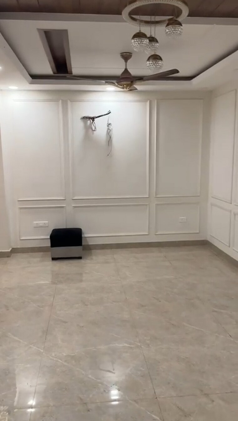 Room, bptp-parkland-pride 3 Bedroom 250 Sq.Yd. Builder Floor In Sector 77 Faridabad 9261463