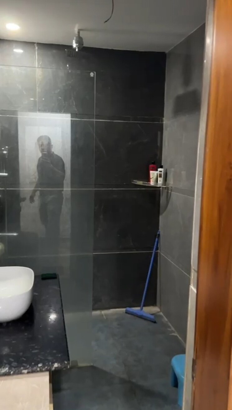 Bathroom, bptp-parkland-pride 3 Bedroom 250 Sq.Yd. Builder Floor In Sector 77 Faridabad 9261463