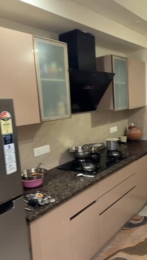 Kitchen in 3 BHK Builder Floor at BPTP Parkland Pride, Sector 77 – for Sale