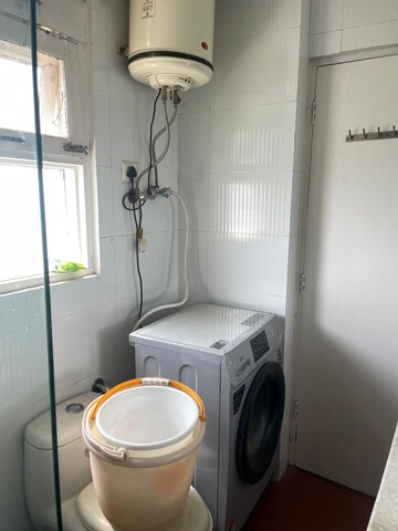 Bathroom in 2 BHK Apartment at Ansal Sushant Apartments, Sushant Lok I – for Rent