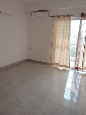 Room in 2 BHK Apartment at Gaurs Cascades, Raj Nagar Extension – for Rent